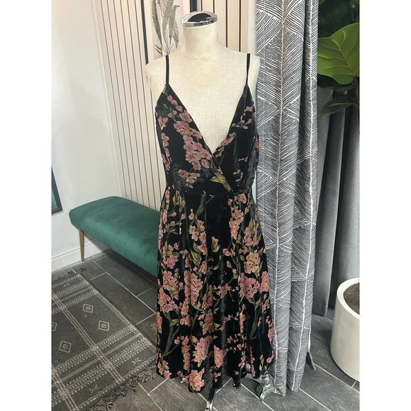 Anthropologie Black Floral Mini Dress - Picture 2 of 7